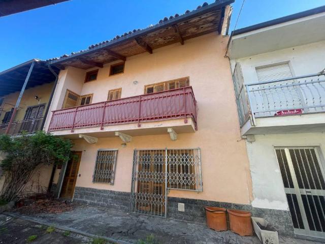 Casa indipendente in vendita a Barone Canavese TO