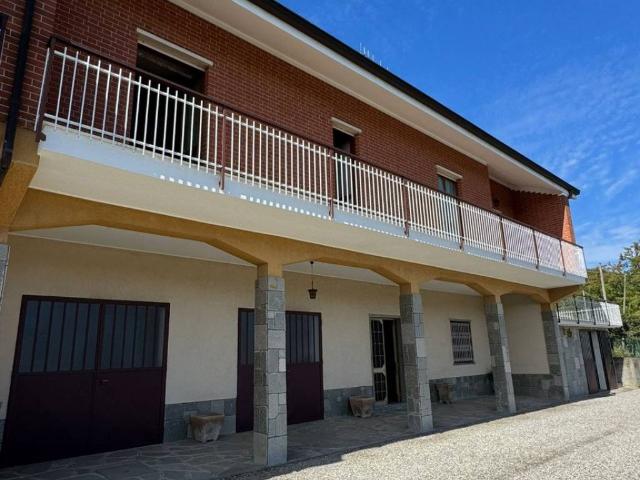 Casa indipendente in vendita a Barolo CN