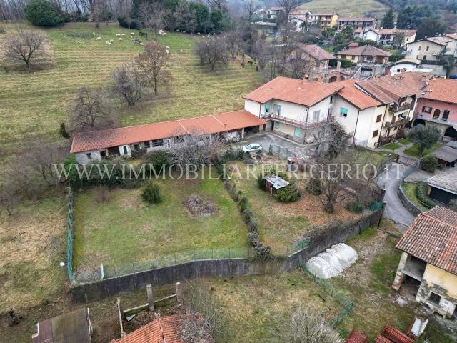 Casa indipendente in vendita a Barzana BG