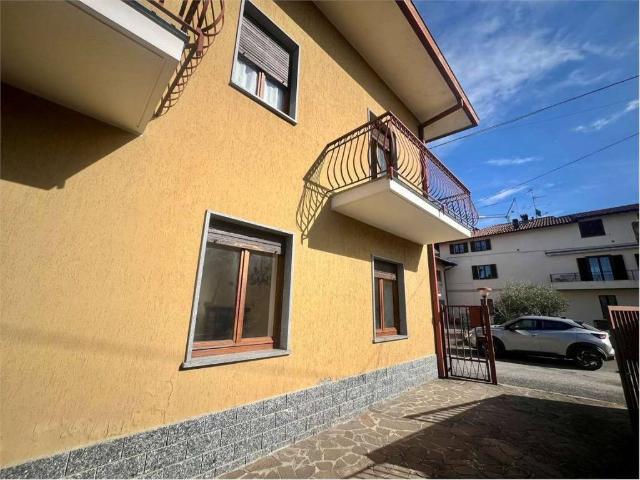 Casa indipendente in vendita a Barzanò LC