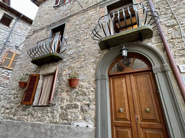Casa indipendente in vendita a Baschi TR