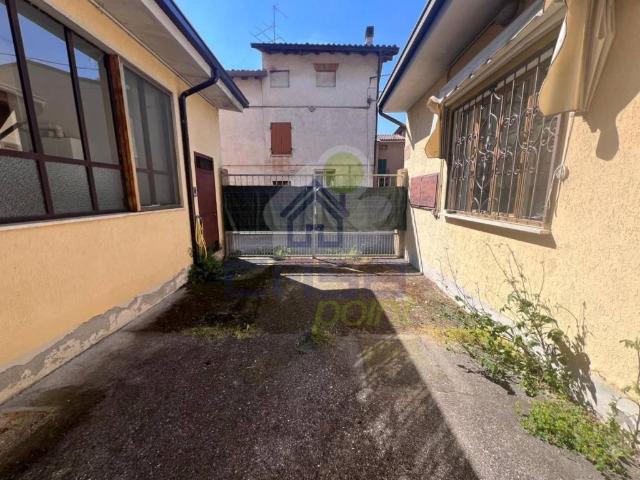 Casa indipendente in vendita a Bassano Bresciano BS