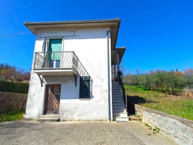 Casa indipendente in vendita a Bassano in Teverina viale Cesare Battisti