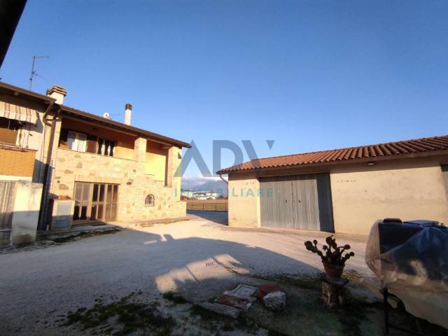 Casa indipendente in vendita a Bastia Umbra PG