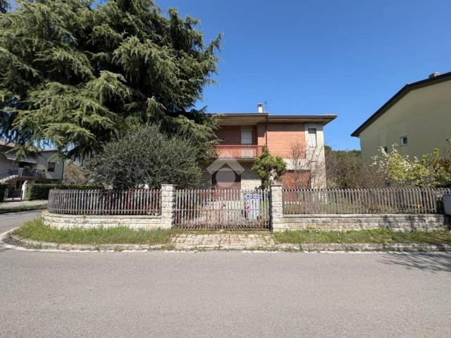 Casa indipendente in vendita a Bastia Umbra PG