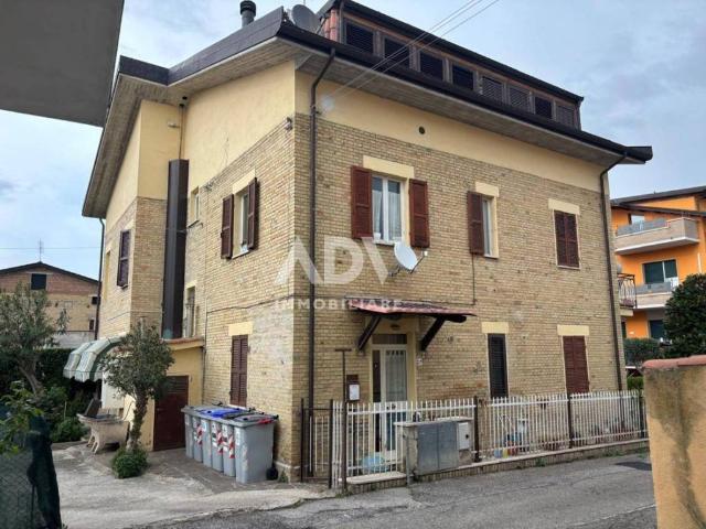 Casa indipendente in vendita a Bastia Umbra PG