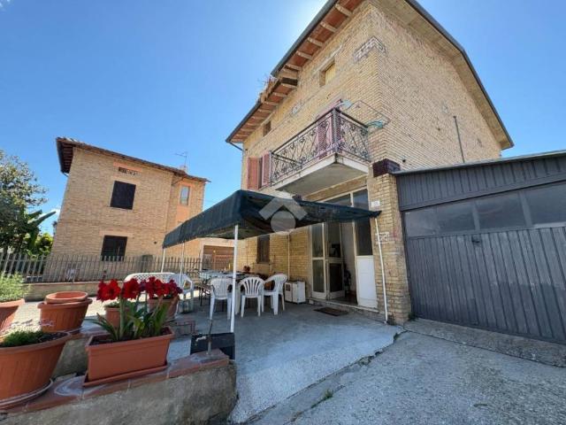 Casa indipendente in vendita a Bastia Umbra via eugenio curiel, 33