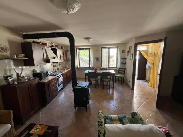 Casa indipendente in vendita a Bettola PC