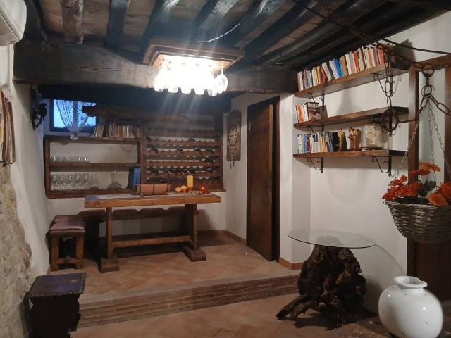 Casa indipendente in vendita a Bettona PG