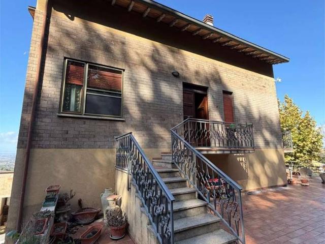 Casa indipendente in vendita a Bettona PG
