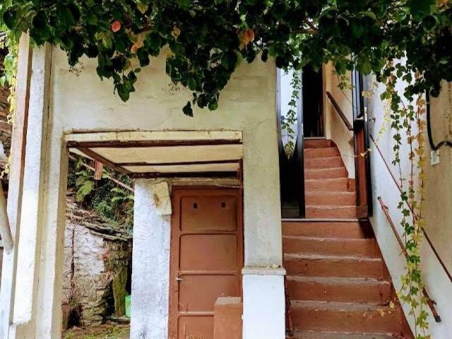 Casa indipendente in vendita a Beura Cardezza VB