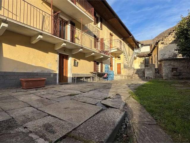 Casa indipendente in vendita a Beura Cardezza VB