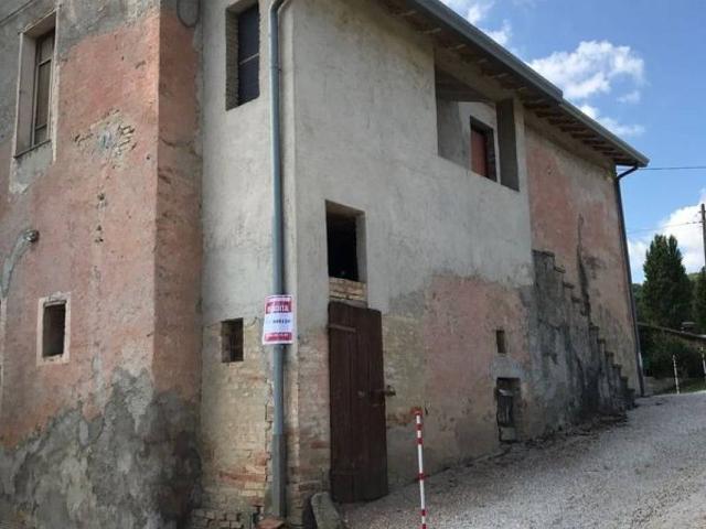 Casa indipendente in vendita a Bevagna PG