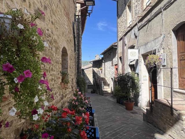 Casa indipendente in vendita a Bevagna PG