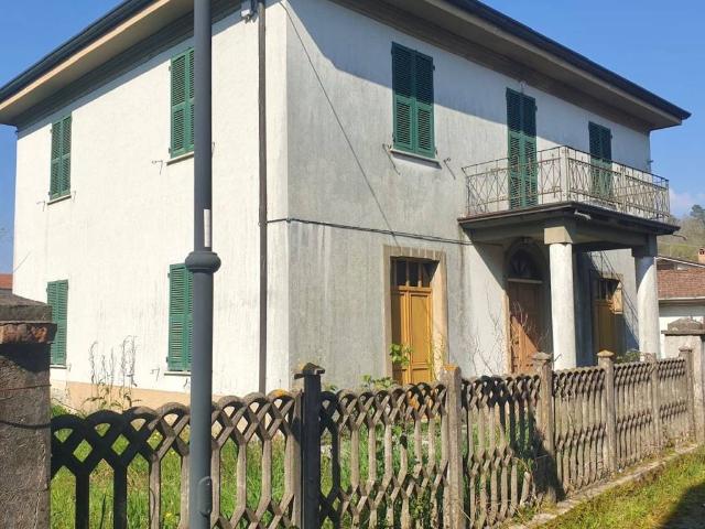 Casa indipendente in vendita a Beverino SP