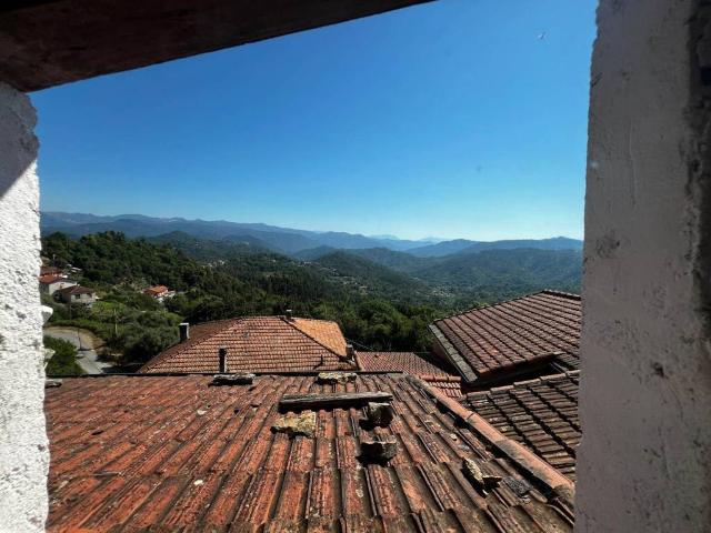 Casa indipendente in vendita a Beverino SP