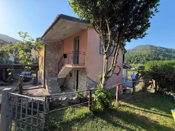 Casa indipendente in vendita a Beverino SP