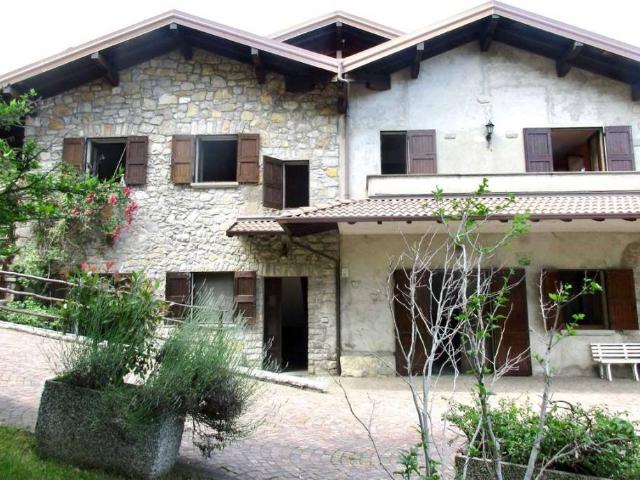 Casa indipendente in vendita a Bedulita BG
