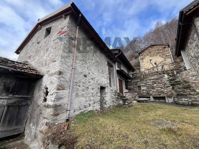 Casa indipendente in vendita a Bellano