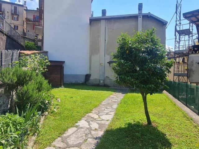 Casa indipendente in vendita a Bellano LC