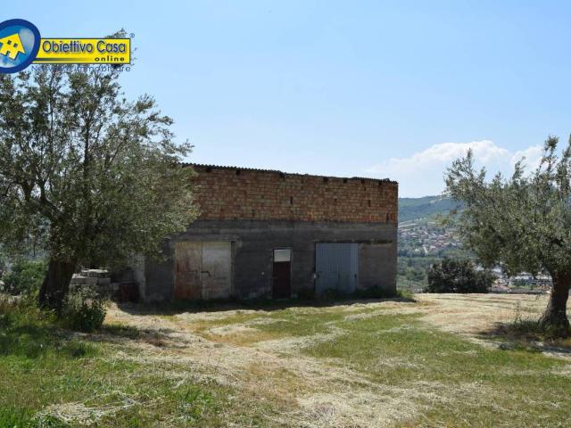 Casa indipendente in vendita a Bellante TE