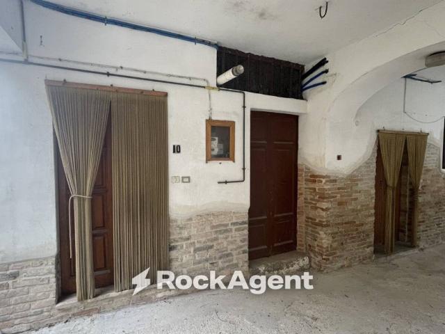 Casa indipendente in vendita a Bellante TE