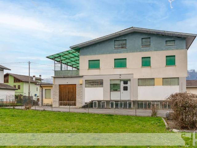 Casa indipendente in vendita a Belluno BL
