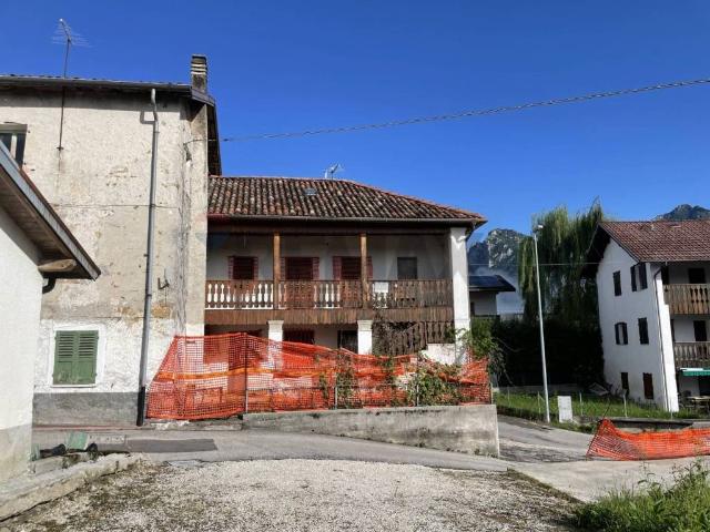 Casa indipendente in vendita a Belluno BL