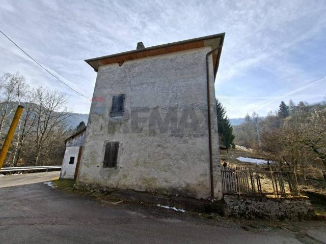 Casa indipendente in vendita a Belluno BL