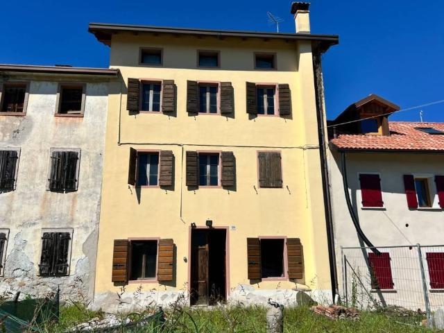 Casa indipendente in vendita a Belluno BL