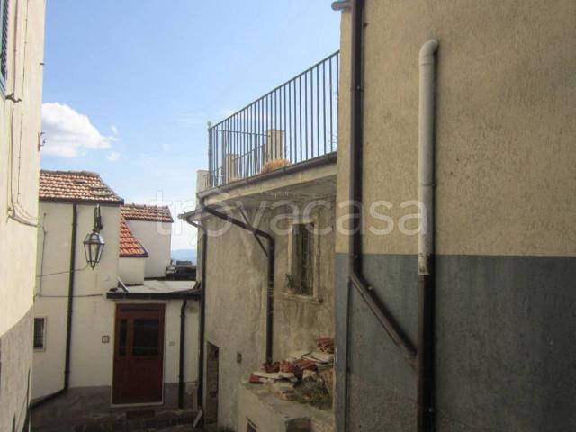 Casa indipendente in vendita a Belmonte del Sannio via Tommaso Lemme