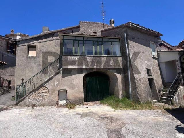 Casa indipendente in vendita a Belmonte in Sabina RI