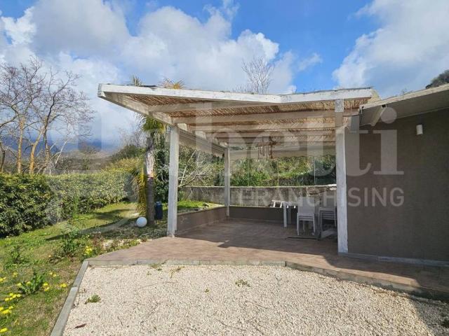 Casa indipendente in vendita a Belvedere Marittimo CS
