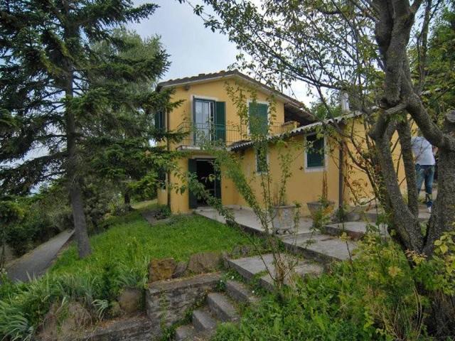 Casa indipendente in vendita a Belvedere Langhe CN