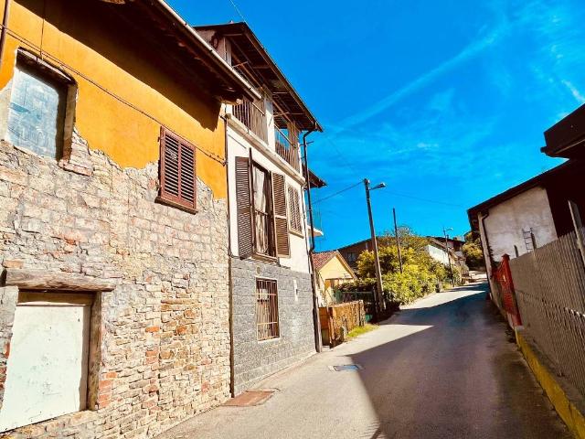 Casa indipendente in vendita a Belvedere Langhe CN