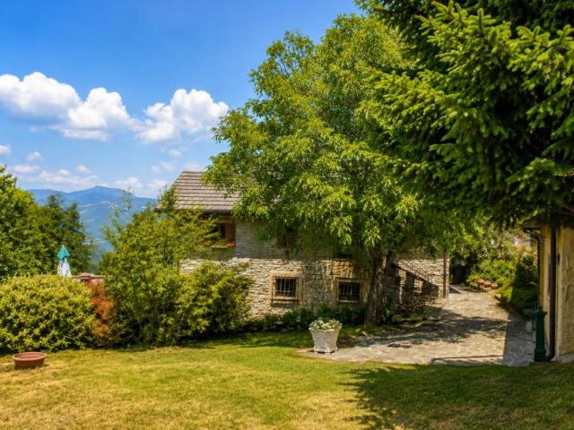 Casa indipendente in vendita a Berceto PR