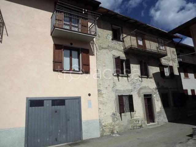 Casa indipendente in vendita a Berbenno via Papa Giovanni XXIII