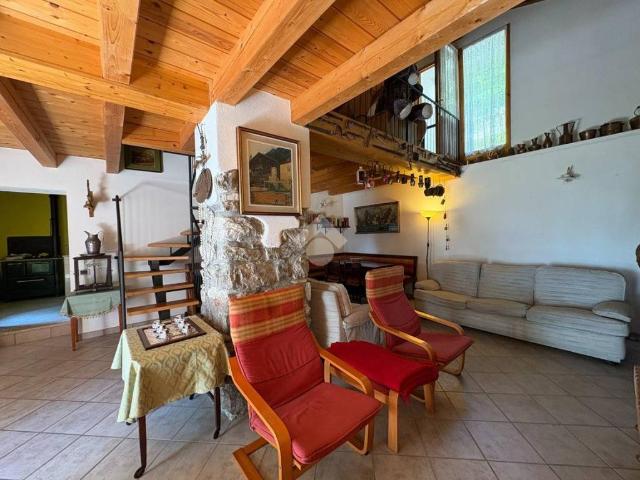 Casa indipendente in vendita a Berzo San Fermo BG