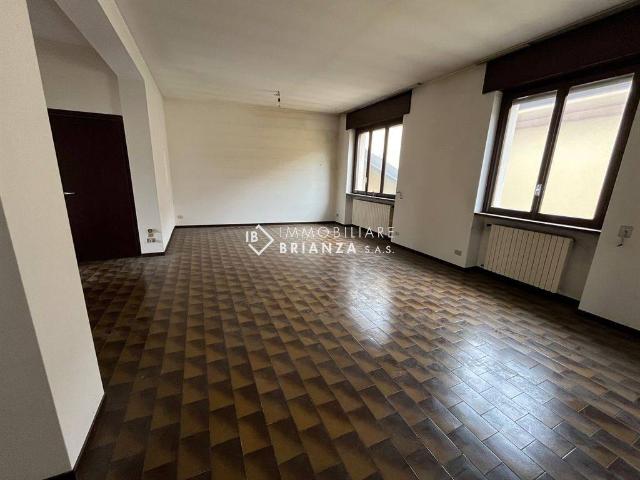 Casa indipendente in vendita a Besana in Brianza MB
