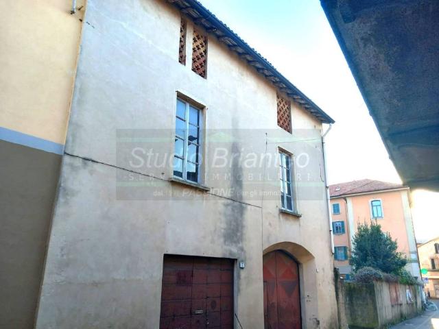 Casa indipendente in vendita a Besana in Brianza MB