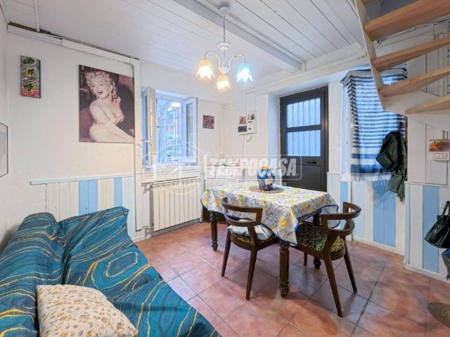 Casa indipendente in vendita a Besano VA