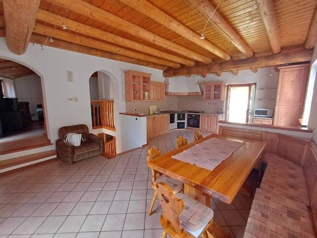 Casa indipendente in vendita a Besenello TN