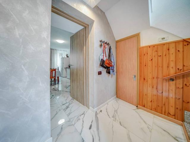 Casa indipendente in vendita a Besozzo VA