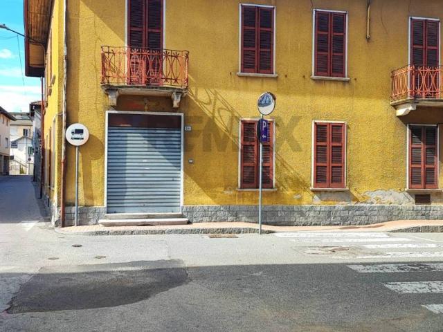 Casa indipendente in vendita a Besozzo VA