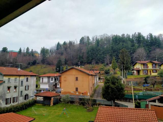 Casa indipendente in vendita a Besozzo VA