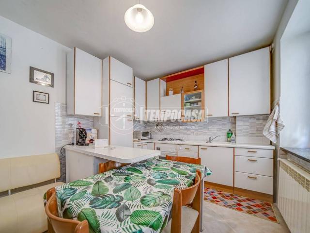 Casa indipendente in vendita a Besnate VA