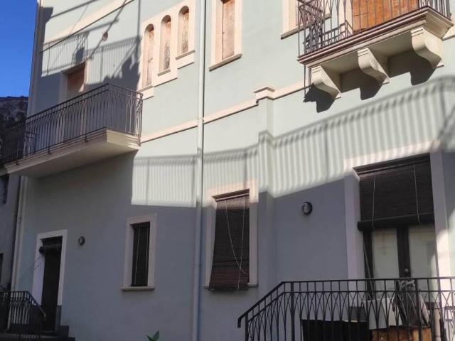 Casa indipendente in vendita a Biancavilla CT