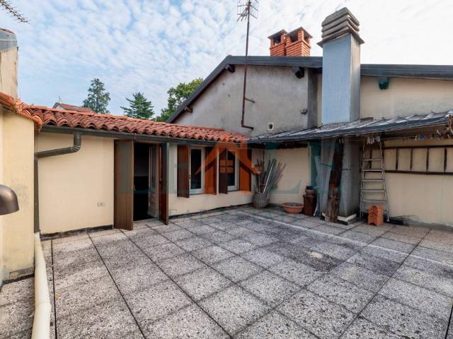 Casa indipendente in vendita a Biandronno VA
