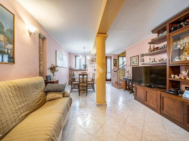 Casa indipendente in vendita a Bibbiano RE