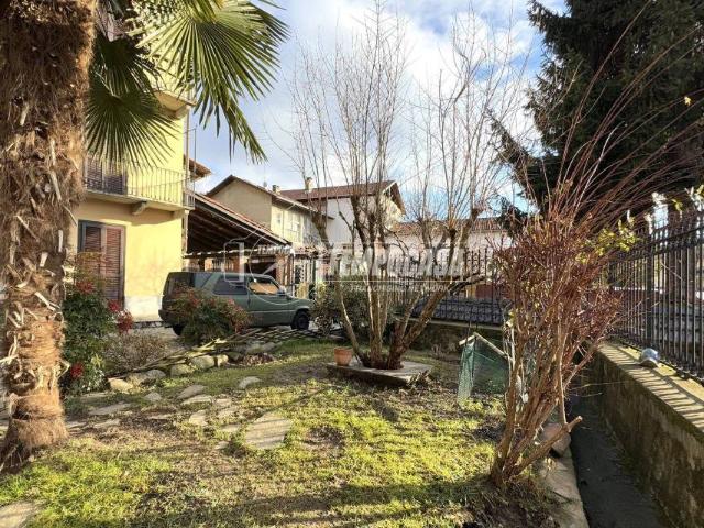 Casa indipendente in vendita a Biella via Maestra, Pavignano